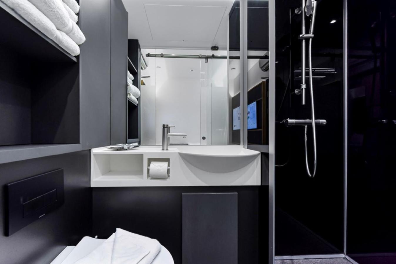 The Z Hotel Piccadilly Лондон Екстериор снимка