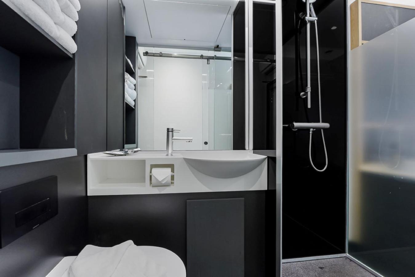 The Z Hotel Piccadilly Лондон Екстериор снимка
