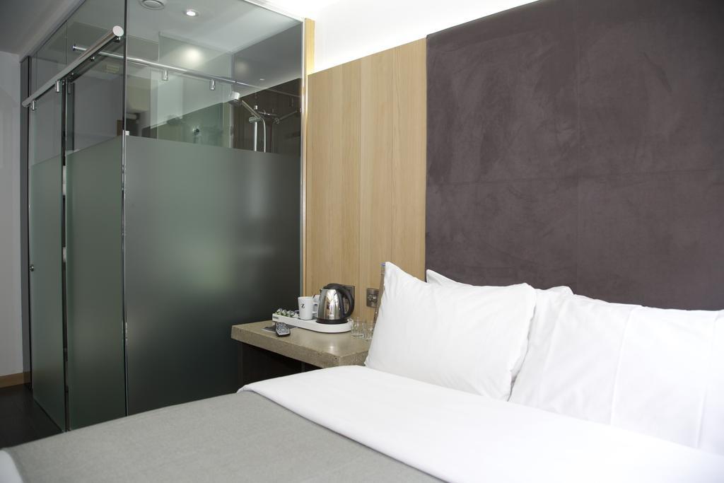 The Z Hotel Piccadilly Лондон Екстериор снимка